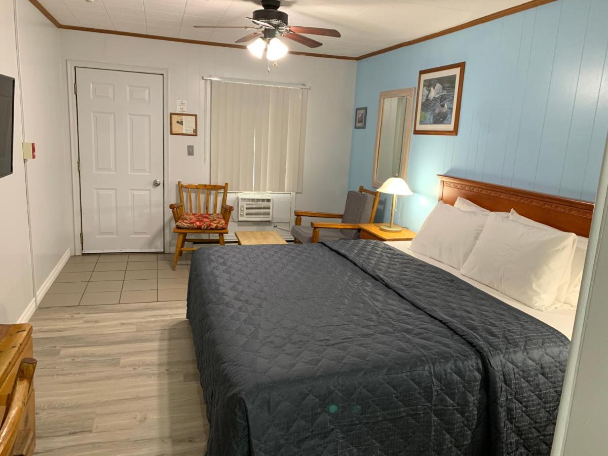 Town & Country Motel パリーサウンド エクステリア 写真