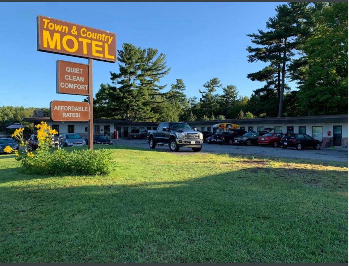 Town & Country Motel パリーサウンド エクステリア 写真