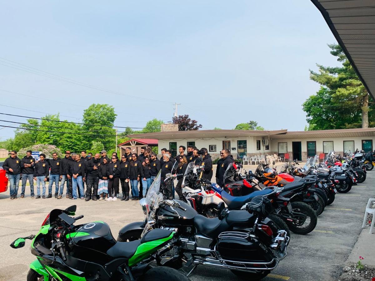 Town & Country Motel パリーサウンド エクステリア 写真