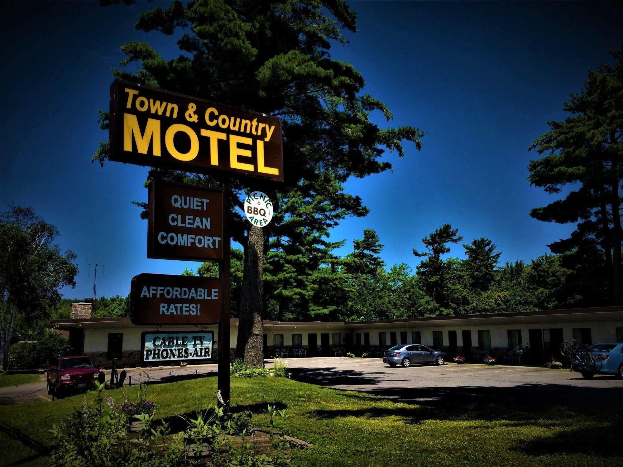 Town & Country Motel パリーサウンド エクステリア 写真